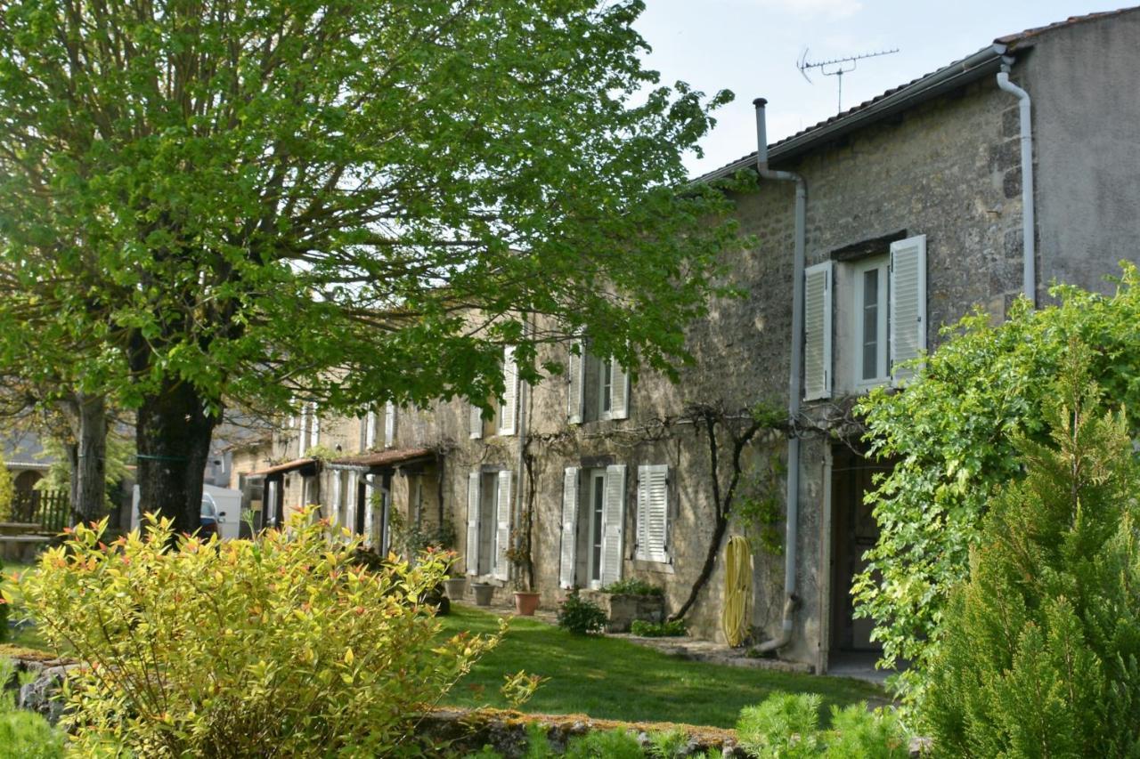 Les Noyers Aulnay Acomodação com café da manhã Aulnay  Exterior foto